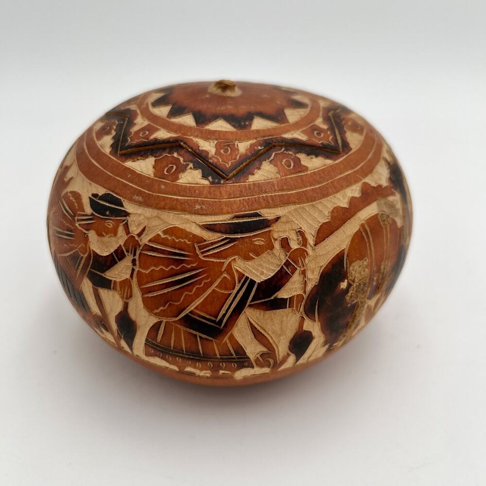 Vintage Hand Carved Peruvian Gourd Box Folk Art Llama Farmer Trinket Artisan